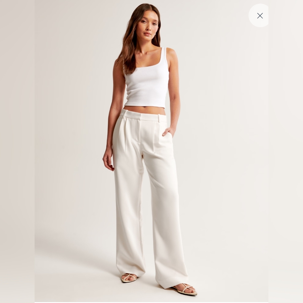 A&F Sloane Low Rise Wide Leg Pant. Size 27.